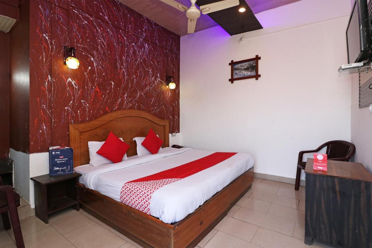 מומביי Hotel Flora Suites מראה חיצוני תמונה