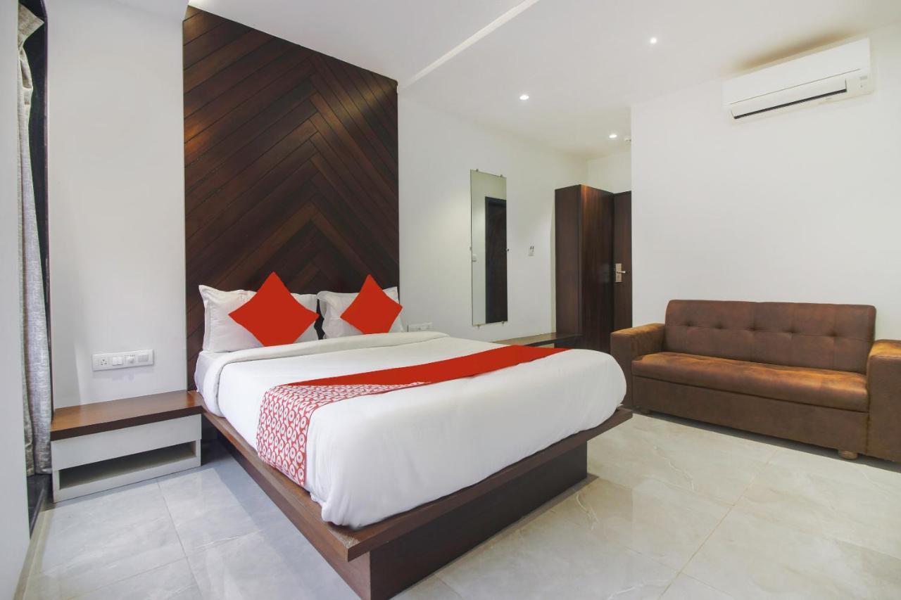 מומביי Hotel Flora Suites מראה חיצוני תמונה