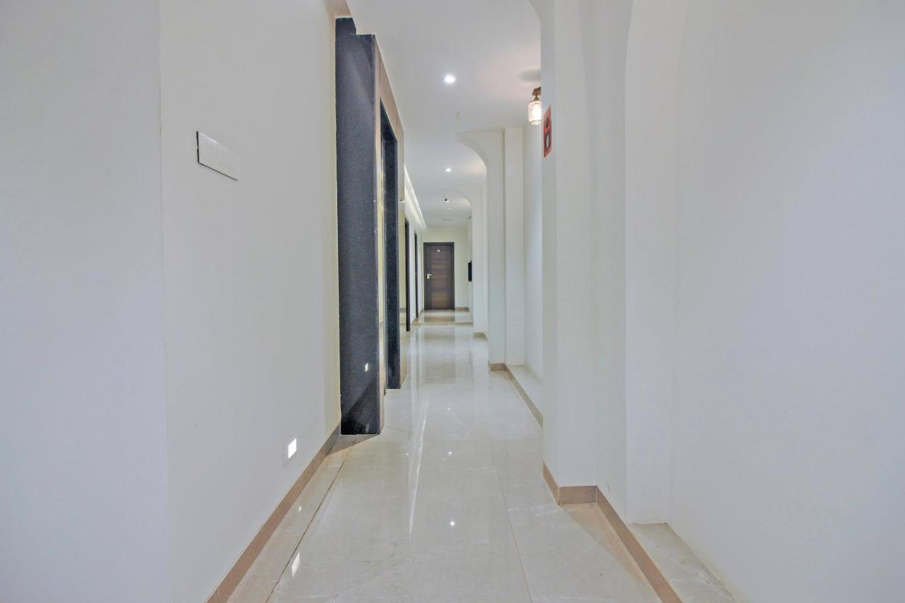 מומביי Hotel Flora Suites מראה חיצוני תמונה