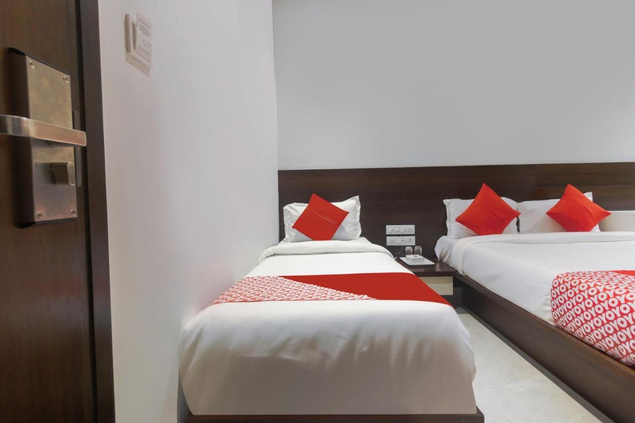מומביי Hotel Flora Suites מראה חיצוני תמונה