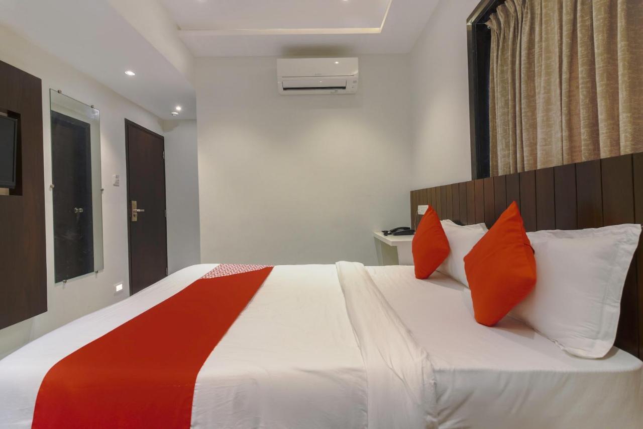 מומביי Hotel Flora Suites מראה חיצוני תמונה