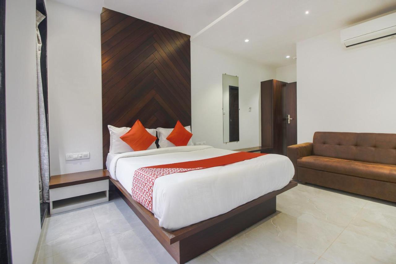 מומביי Hotel Flora Suites מראה חיצוני תמונה