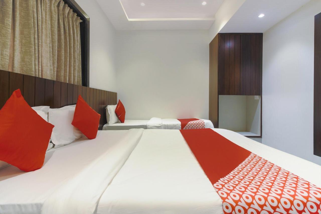 מומביי Hotel Flora Suites מראה חיצוני תמונה