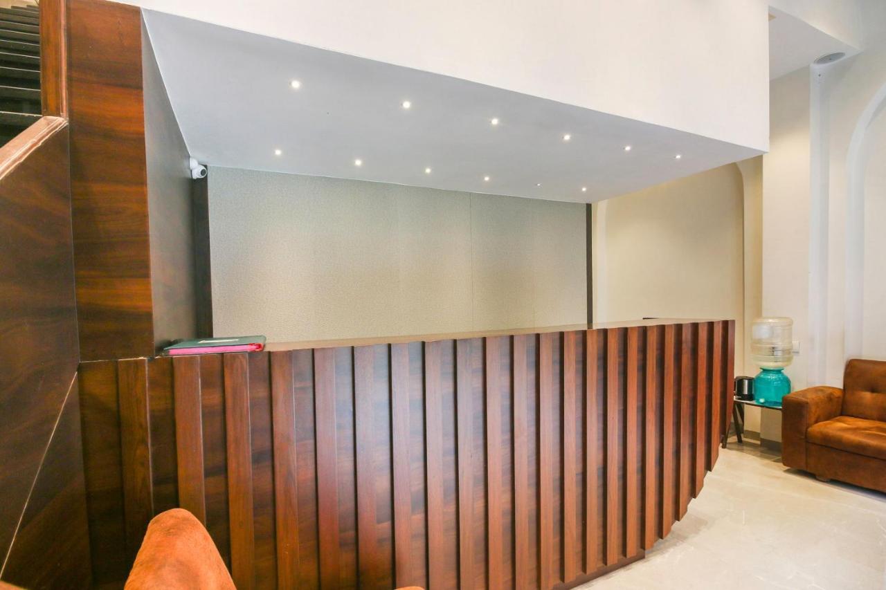 מומביי Hotel Flora Suites מראה חיצוני תמונה