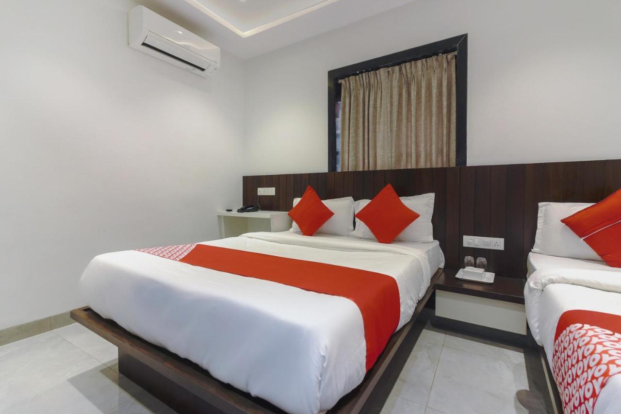 מומביי Hotel Flora Suites מראה חיצוני תמונה