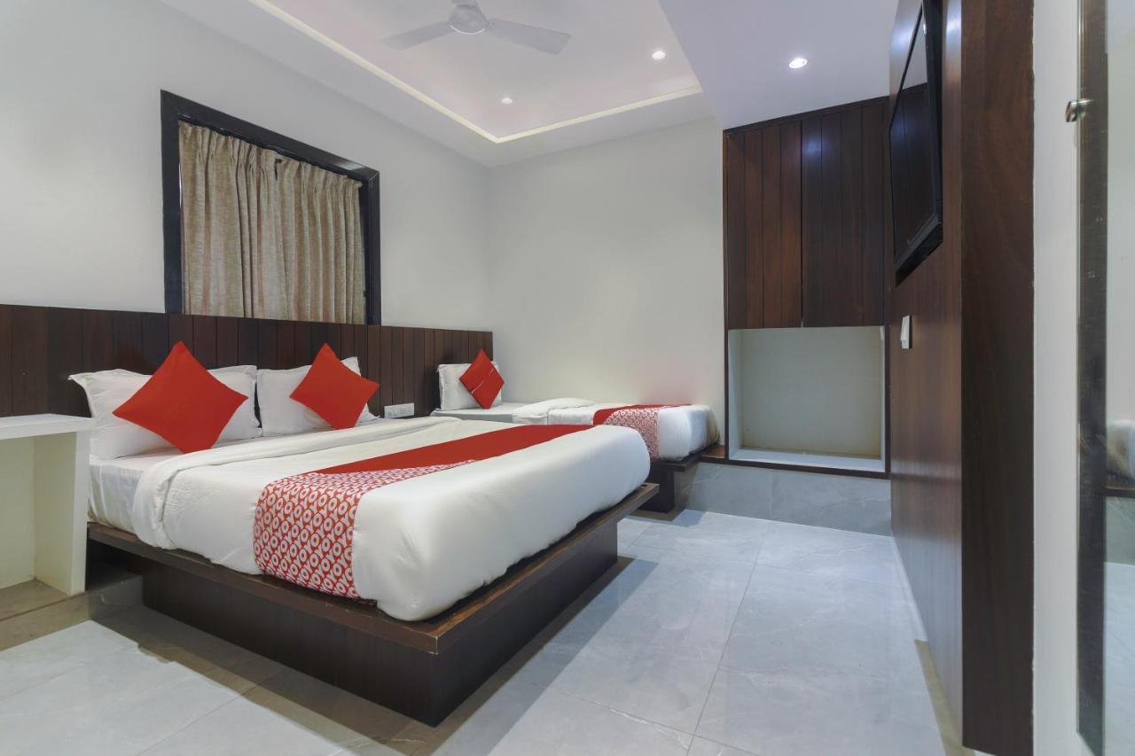 מומביי Hotel Flora Suites מראה חיצוני תמונה