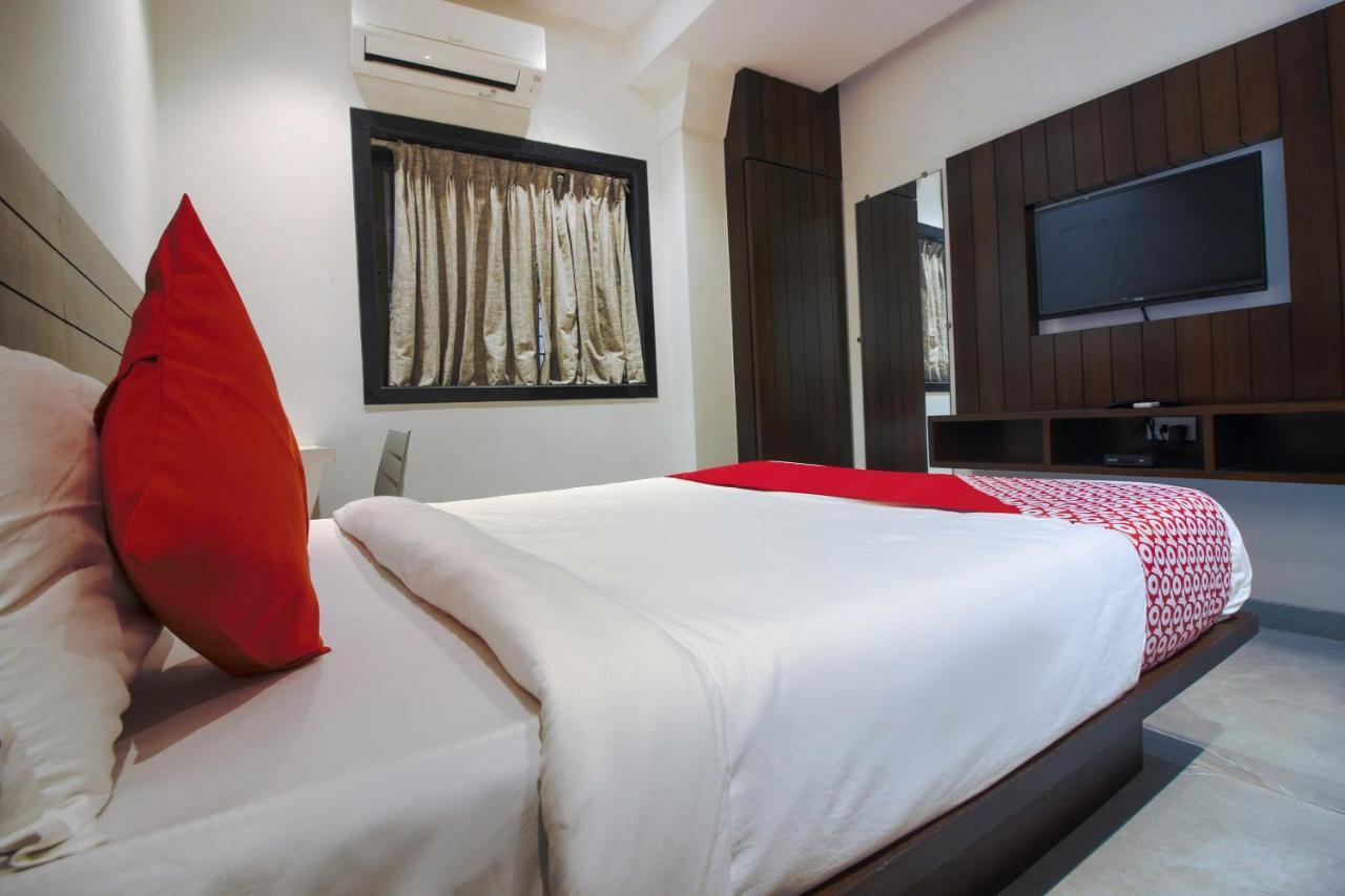מומביי Hotel Flora Suites מראה חיצוני תמונה