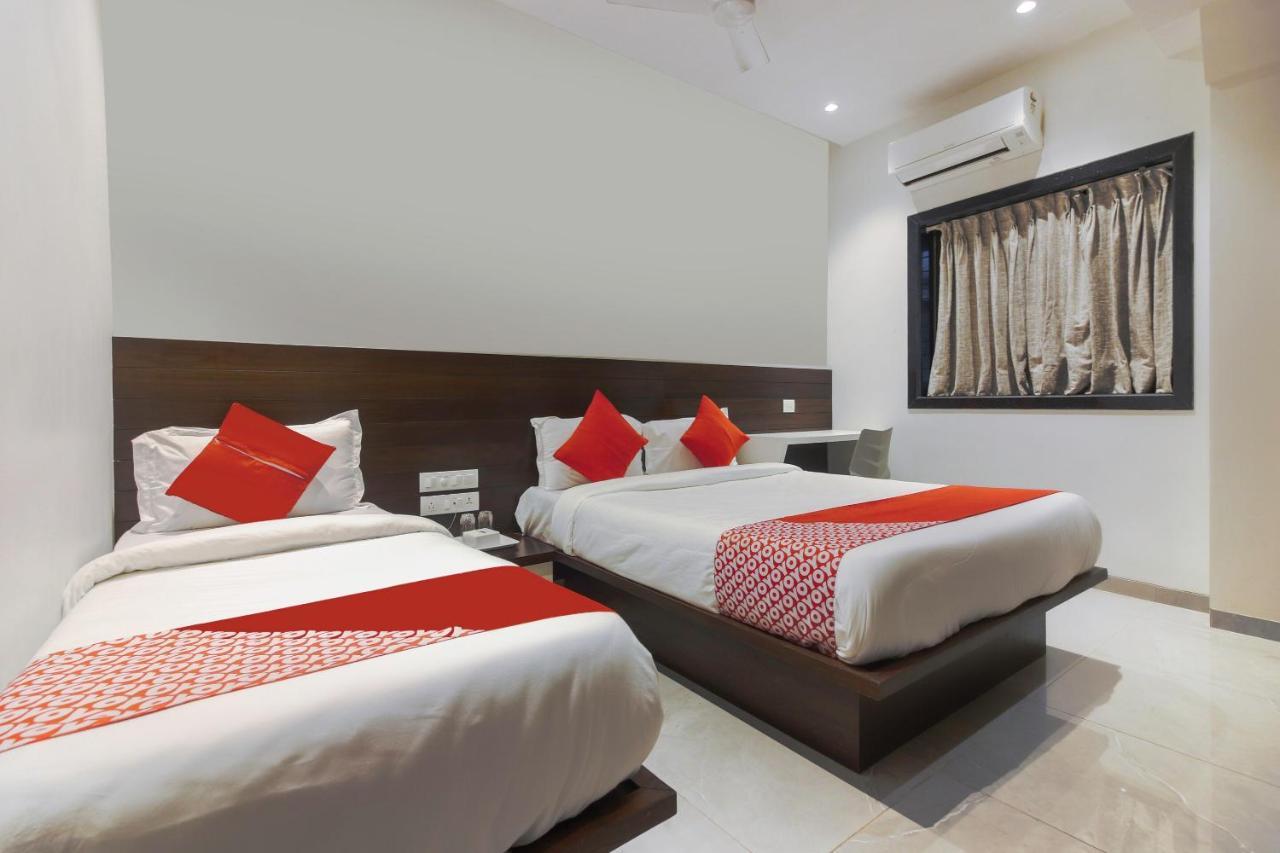 מומביי Hotel Flora Suites מראה חיצוני תמונה